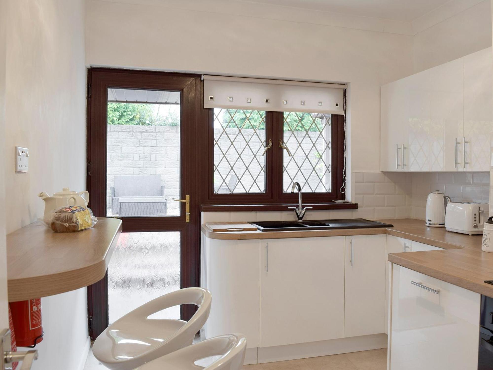 Villa Sea Breeze Mumbles Exterior foto